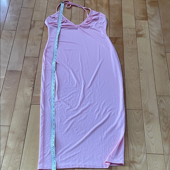 L.   So Soft !  Pink Halter Neck Midi Dress - Picture 4 of 5